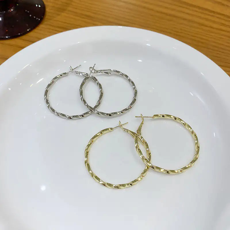 Aretes Geométricos Irregulares En Metal Elegantes Mujer